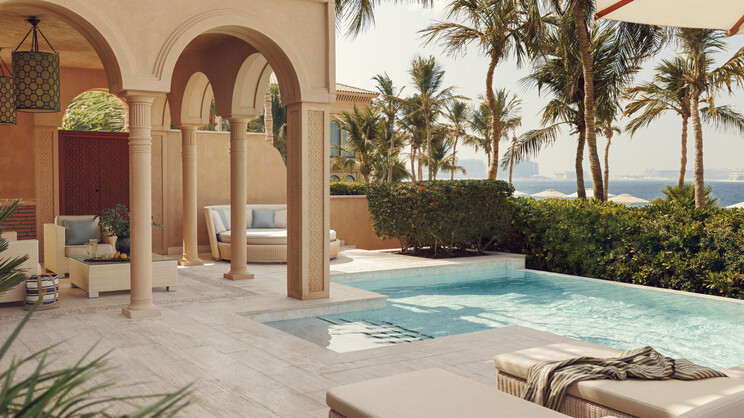  Palm Beach Executive Suite with Pool